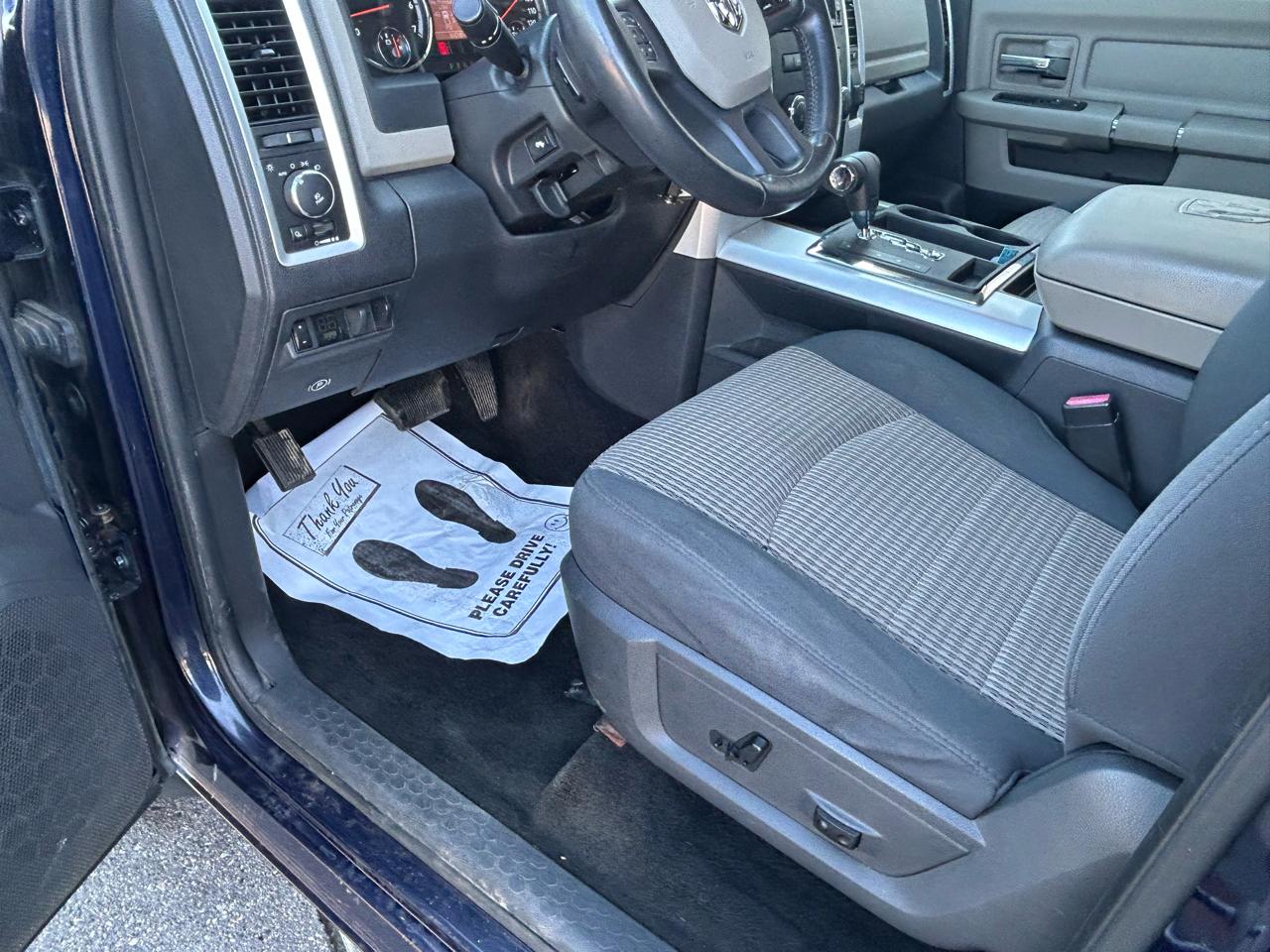 RAM 1500 SLT Crew Cab 4WD 2012