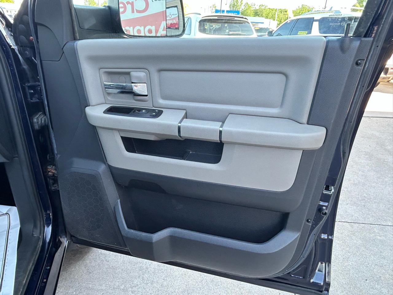 RAM 1500 SLT Crew Cab 4WD 2012