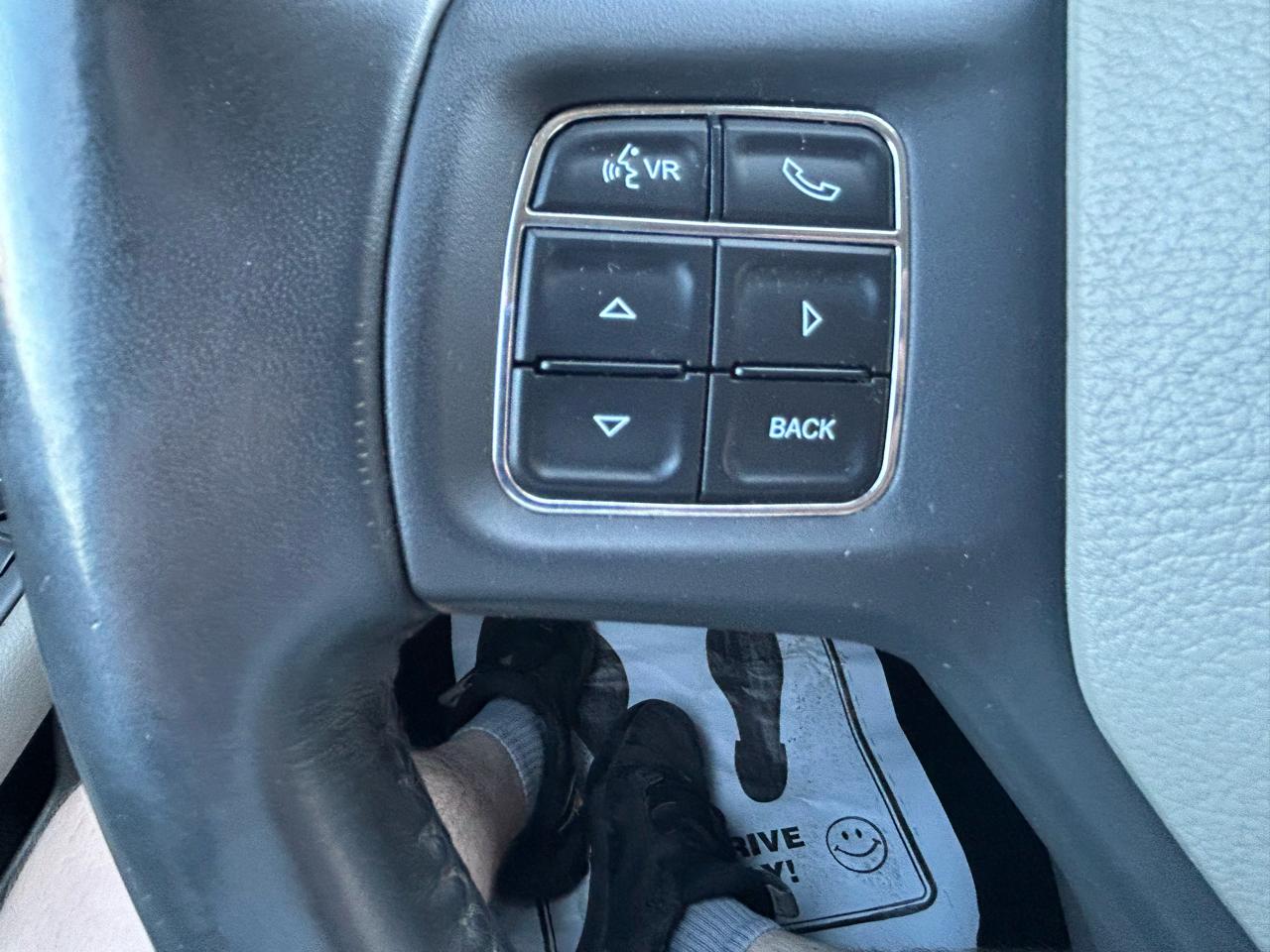 RAM 1500 SLT Crew Cab 4WD 2012