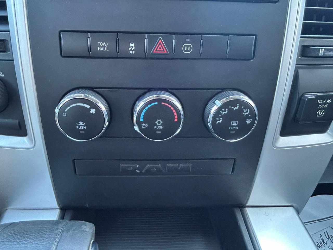 RAM 1500 SLT Crew Cab 4WD 2012