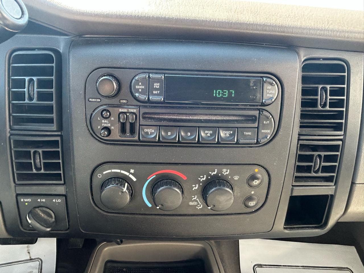 Dodge Dakota 4dr Quad Cab 131" WB 4WD SLT 2003