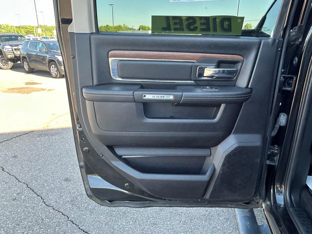 RAM 2500 Laramie Crew Cab SWB 4WD 2016