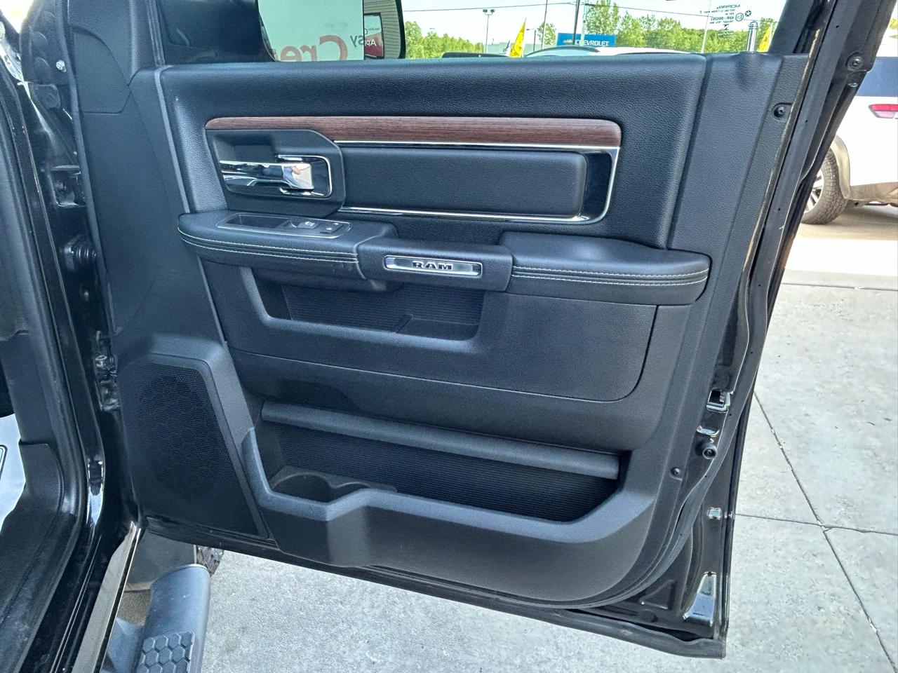 RAM 2500 Laramie Crew Cab SWB 4WD 2016
