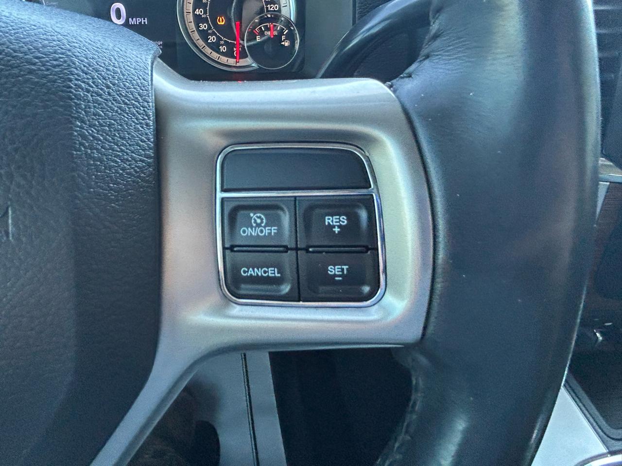 RAM 2500 Laramie Crew Cab SWB 4WD 2016