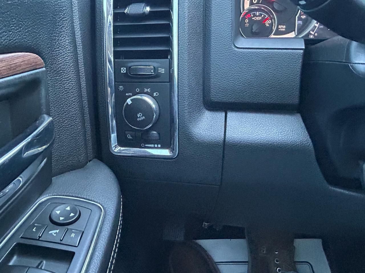RAM 2500 Laramie Crew Cab SWB 4WD 2016