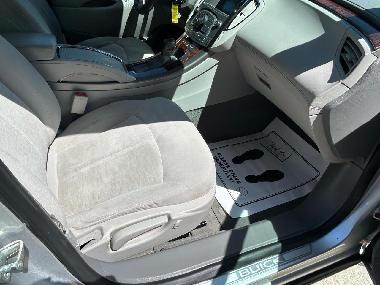 Buick LaCrosse 4dr Sdn Base FWD 2013