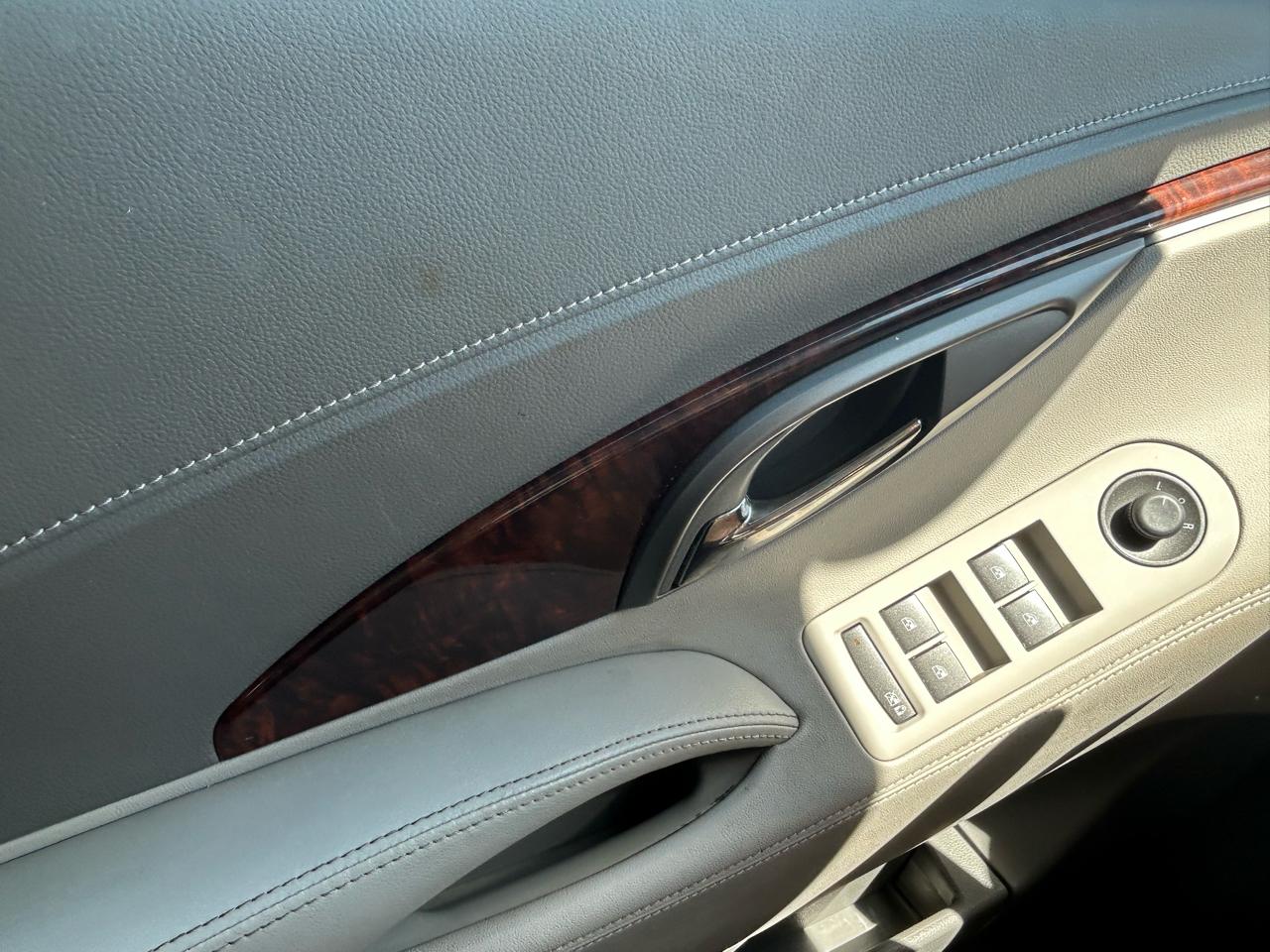 Buick LaCrosse 4dr Sdn Base FWD 2013
