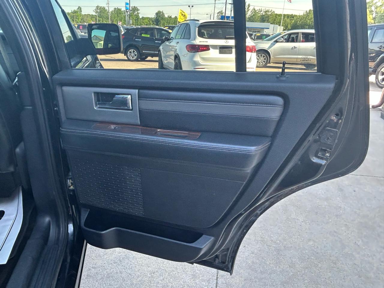 Ford Expedition Platinum 4WD 2015