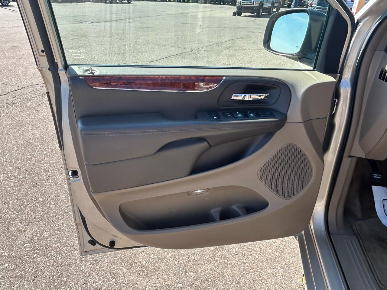 Chrysler Town & Country Touring 2014