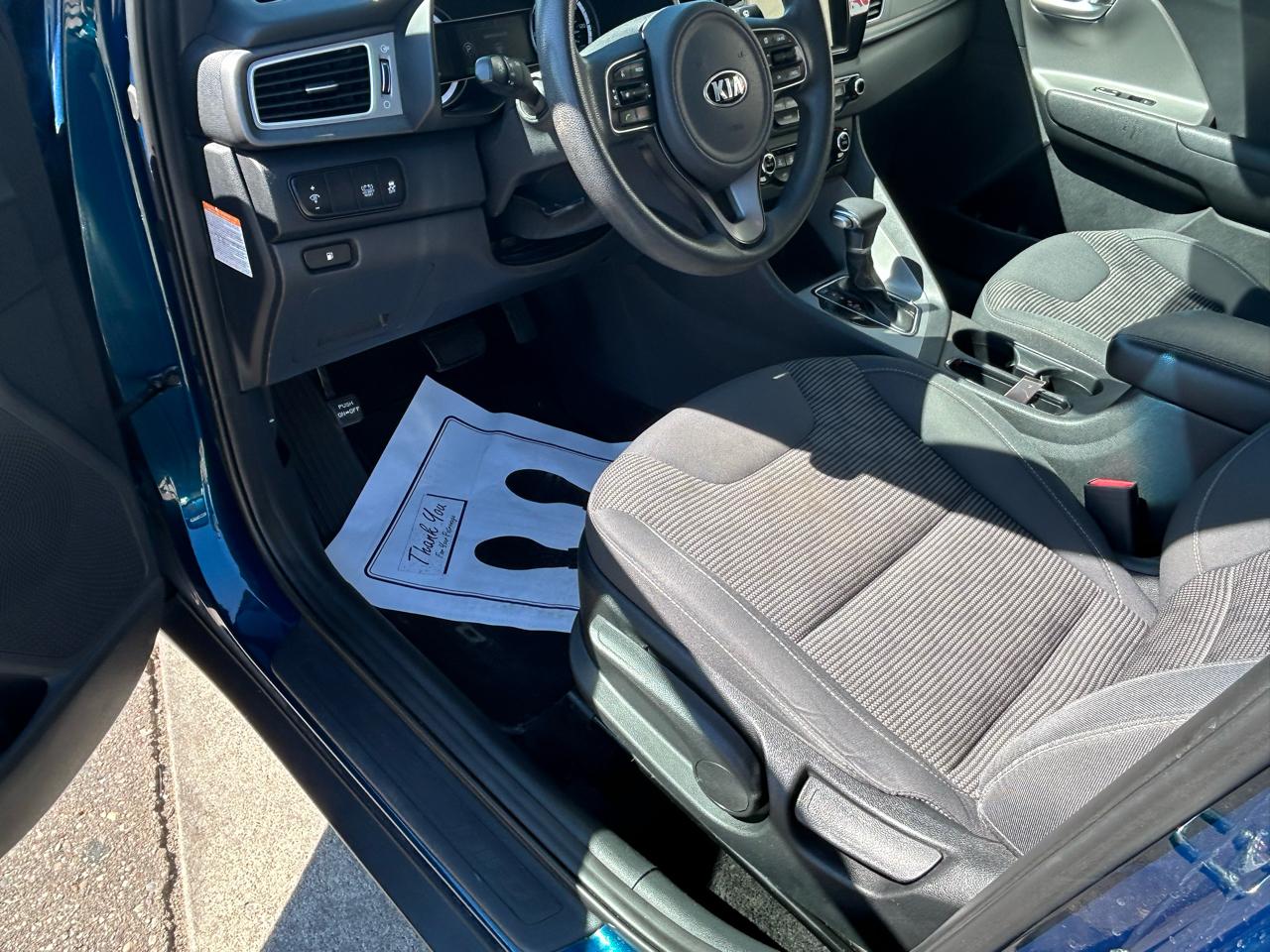 Kia Niro LX FWD 2019