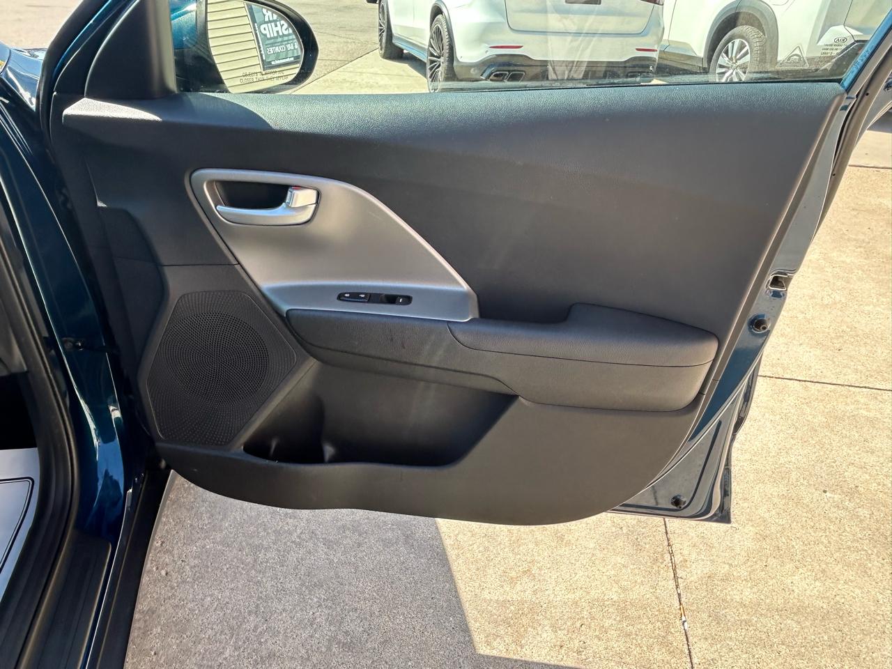 Kia Niro LX FWD 2019