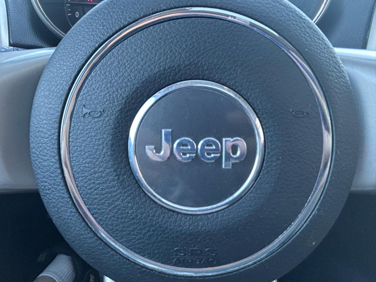 Jeep Grand Cherokee Laredo 4WD 2012