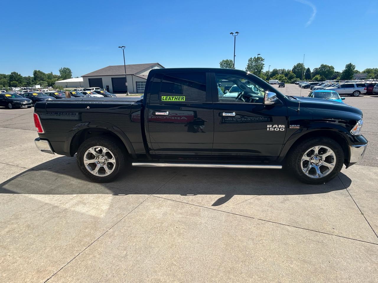 RAM 1500 Laramie Crew Cab SWB 4WD 2015