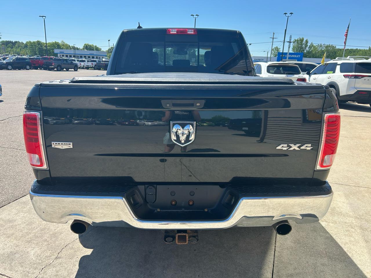 RAM 1500 Laramie Crew Cab SWB 4WD 2015