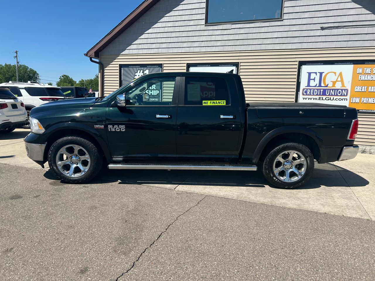 RAM 1500 Laramie Crew Cab SWB 4WD 2015