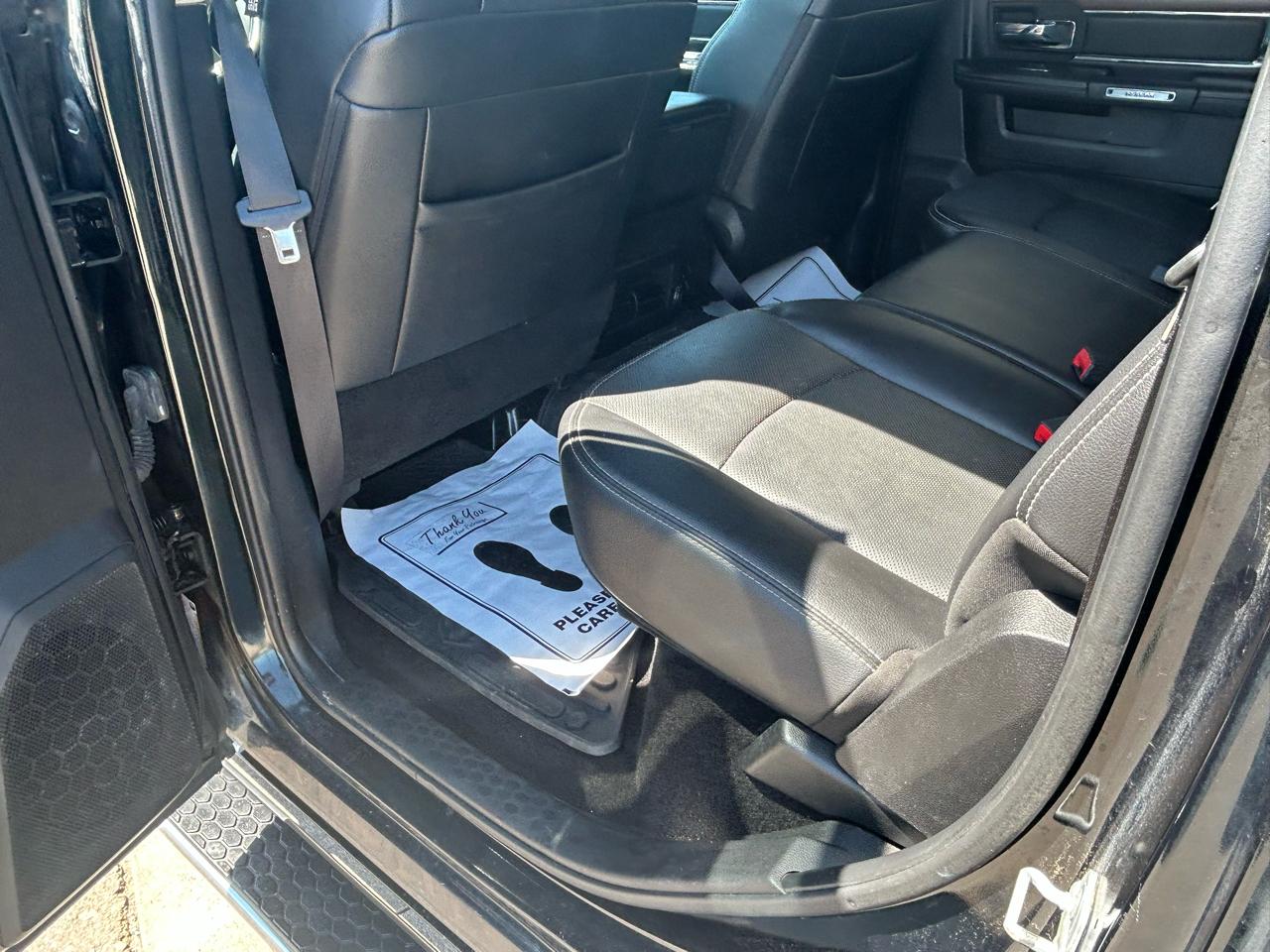 RAM 1500 Laramie Crew Cab SWB 4WD 2015
