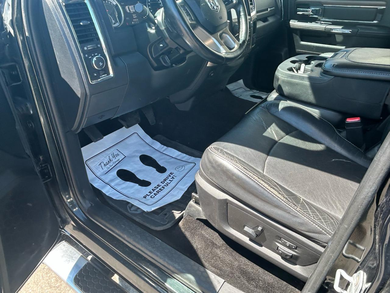 RAM 1500 Laramie Crew Cab SWB 4WD 2015