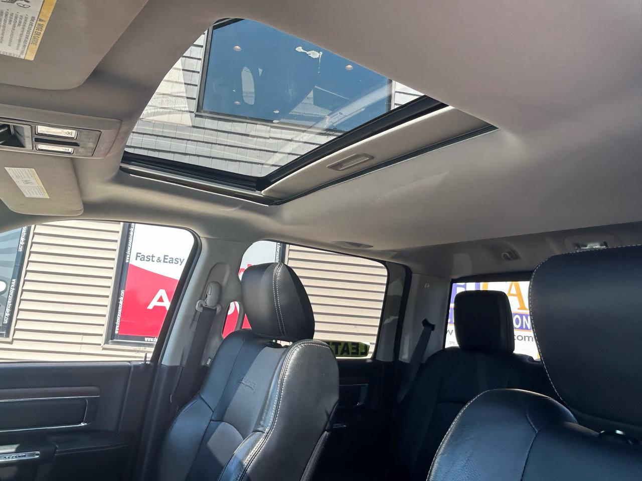 RAM 1500 Laramie Crew Cab SWB 4WD 2015
