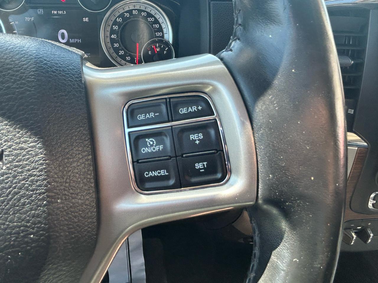 RAM 1500 Laramie Crew Cab SWB 4WD 2015