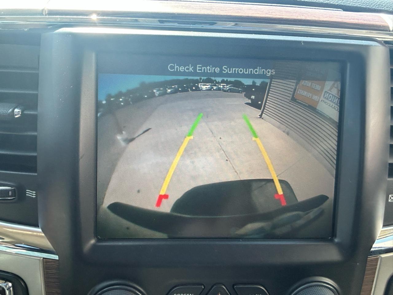 RAM 1500 Laramie Crew Cab SWB 4WD 2015