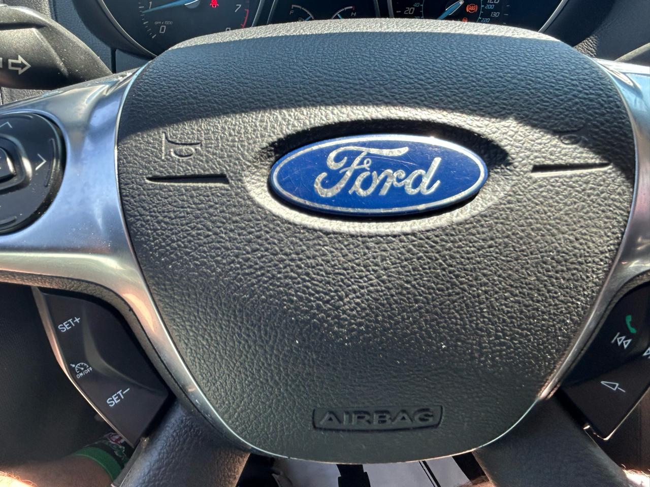 Ford Focus SE Sedan 2012