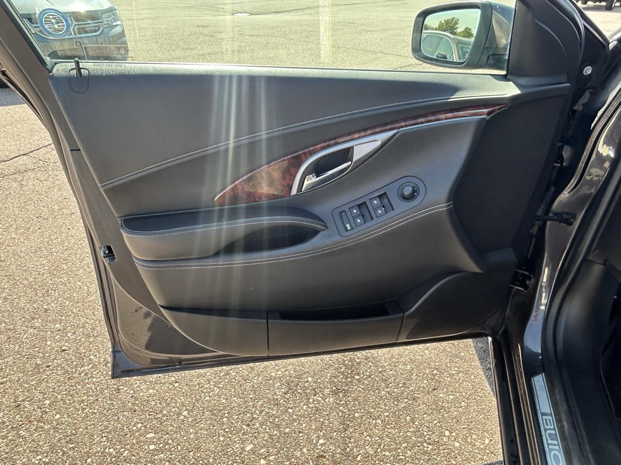 Buick LaCrosse 4dr Sdn Leather FWD 2013