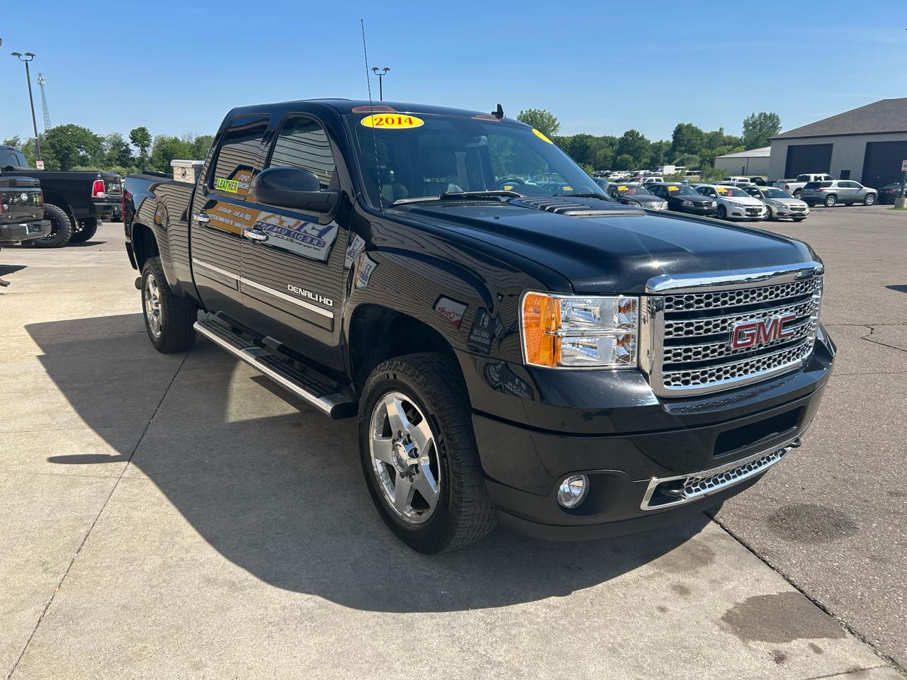 GMC Sierra 2500HD 4WD Crew Cab 153.7" Denali 2014