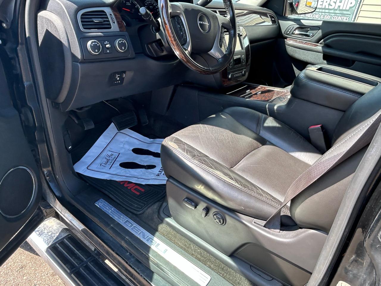 GMC Sierra 2500HD 4WD Crew Cab 153.7" Denali 2014