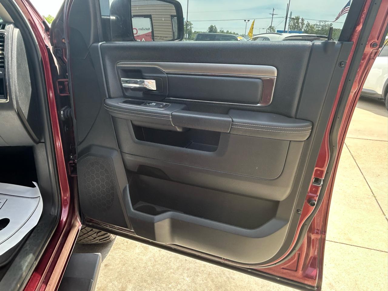 RAM 1500 Sport Crew Cab SWB 4WD 2016