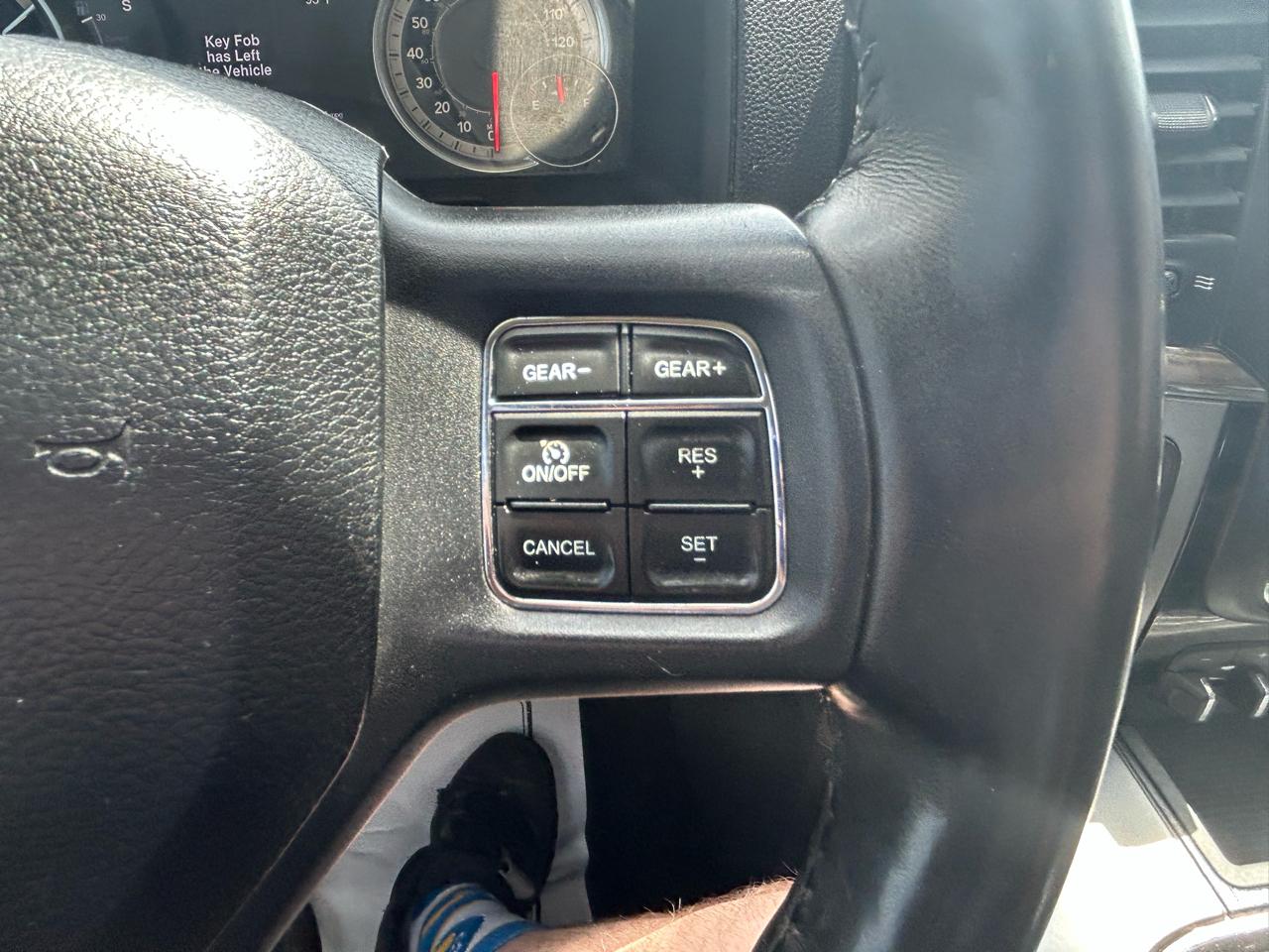 RAM 1500 Sport Crew Cab SWB 4WD 2016