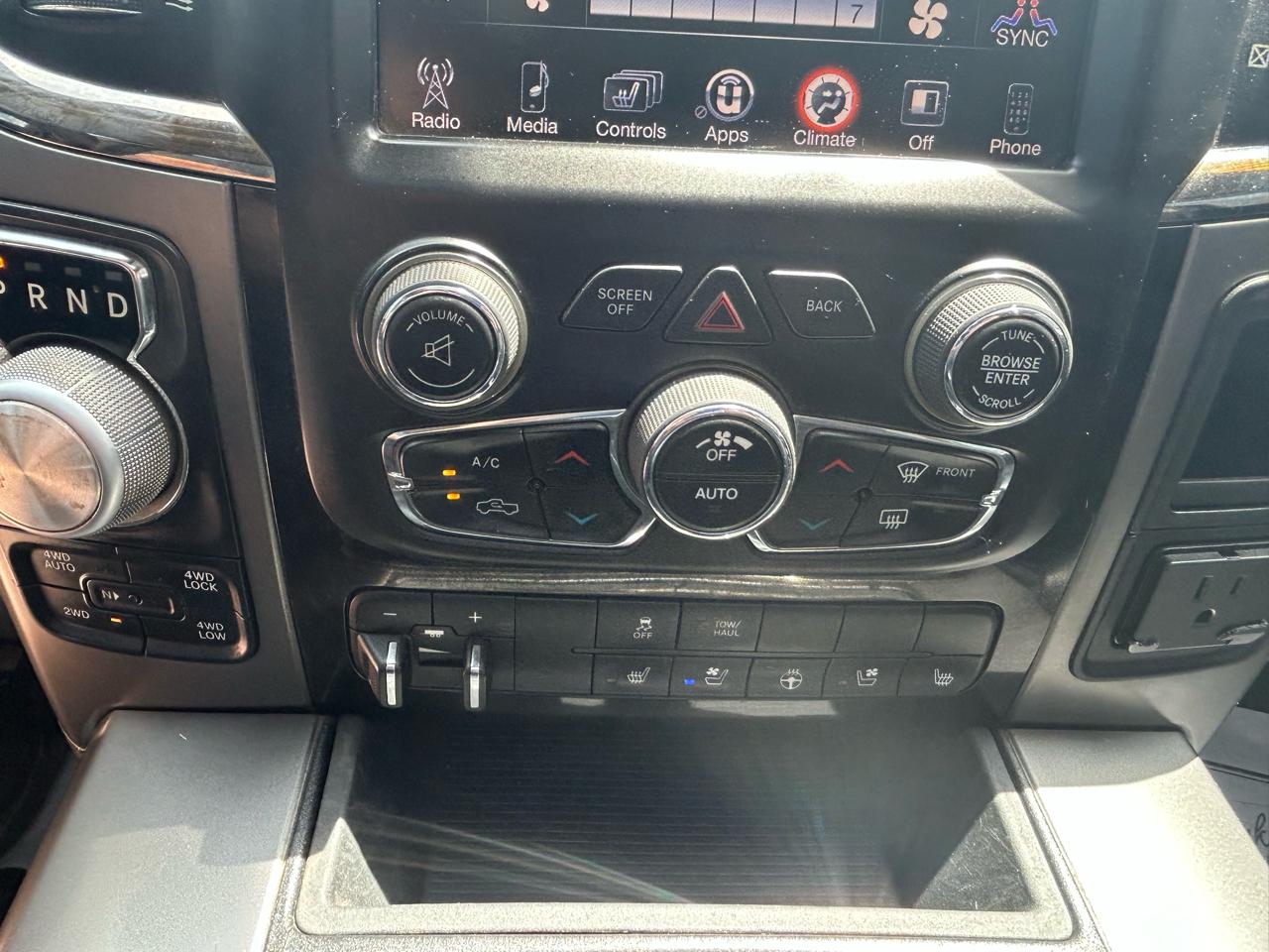 RAM 1500 Sport Crew Cab SWB 4WD 2016