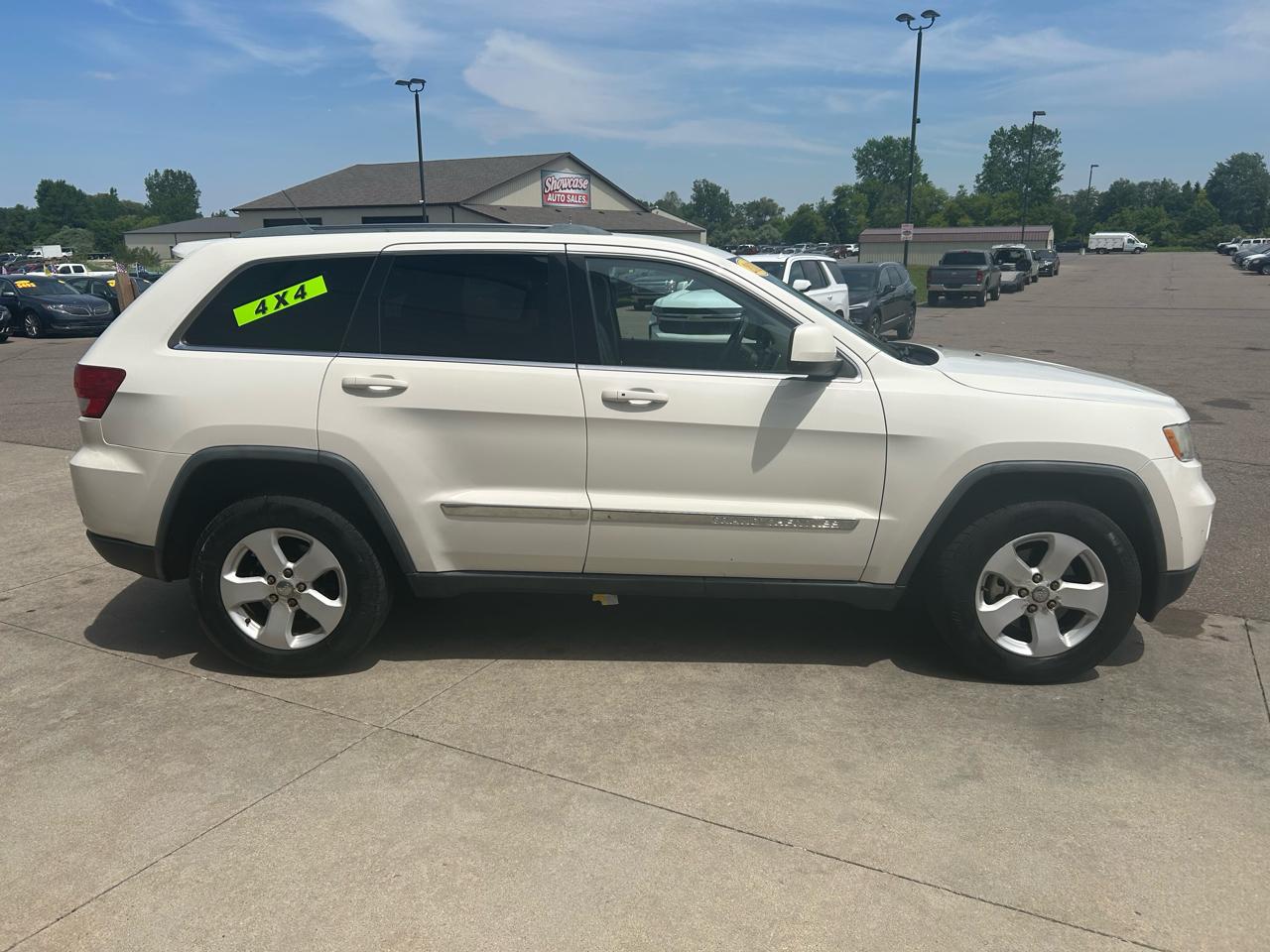 Jeep Grand Cherokee Laredo 4WD 2011