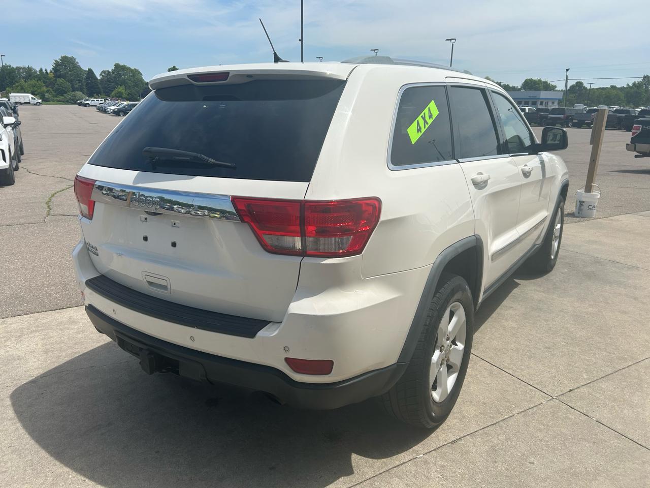 Jeep Grand Cherokee Laredo 4WD 2011