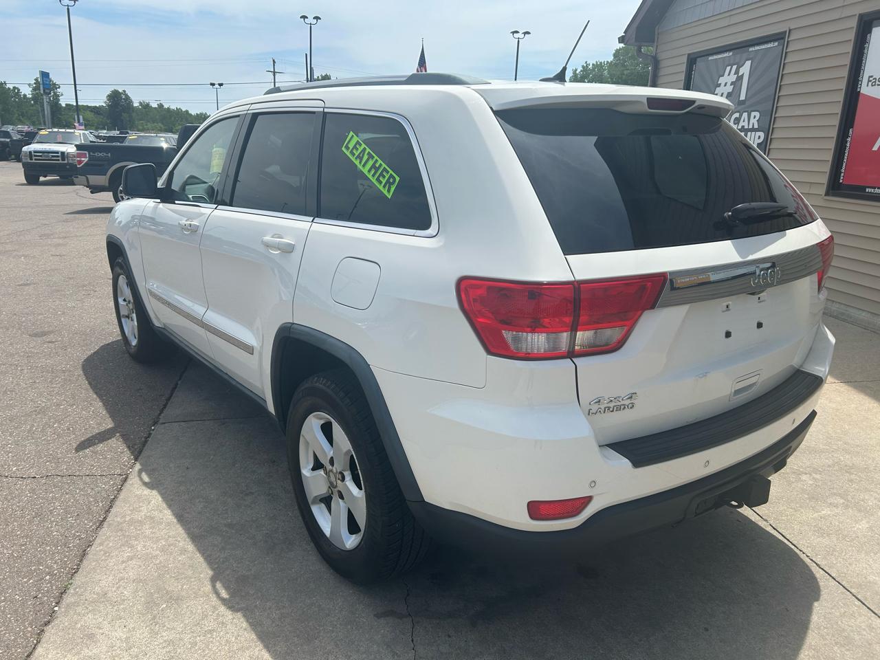 Jeep Grand Cherokee Laredo 4WD 2011