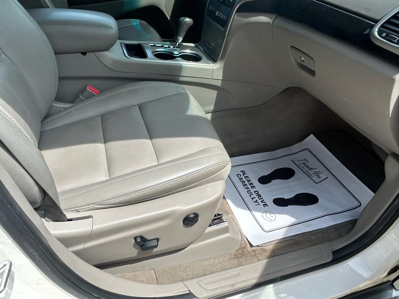 Jeep Grand Cherokee Laredo 4WD 2011