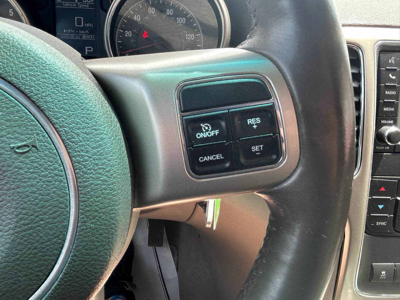 Jeep Grand Cherokee Laredo 4WD 2011