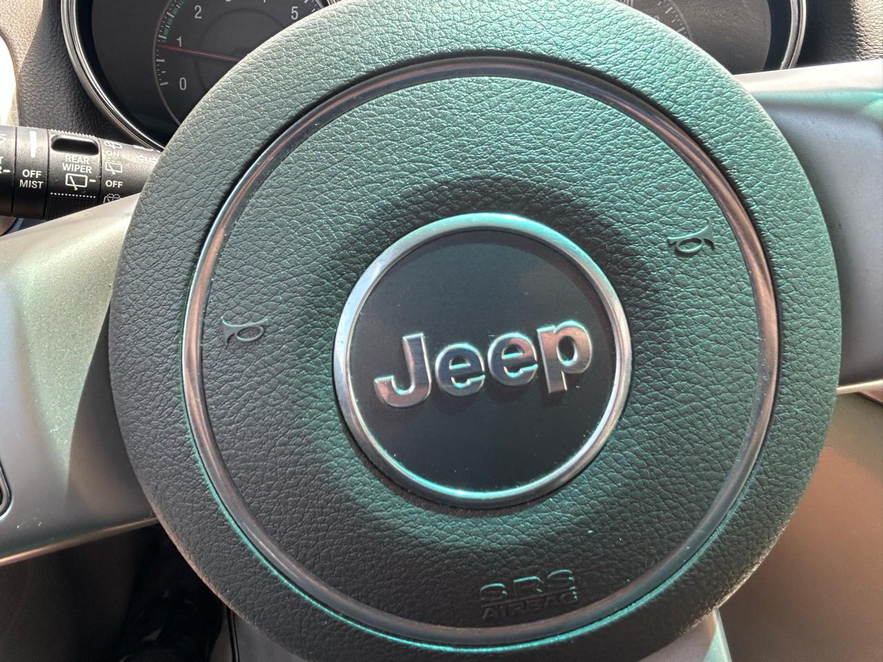 Jeep Grand Cherokee Laredo 4WD 2011