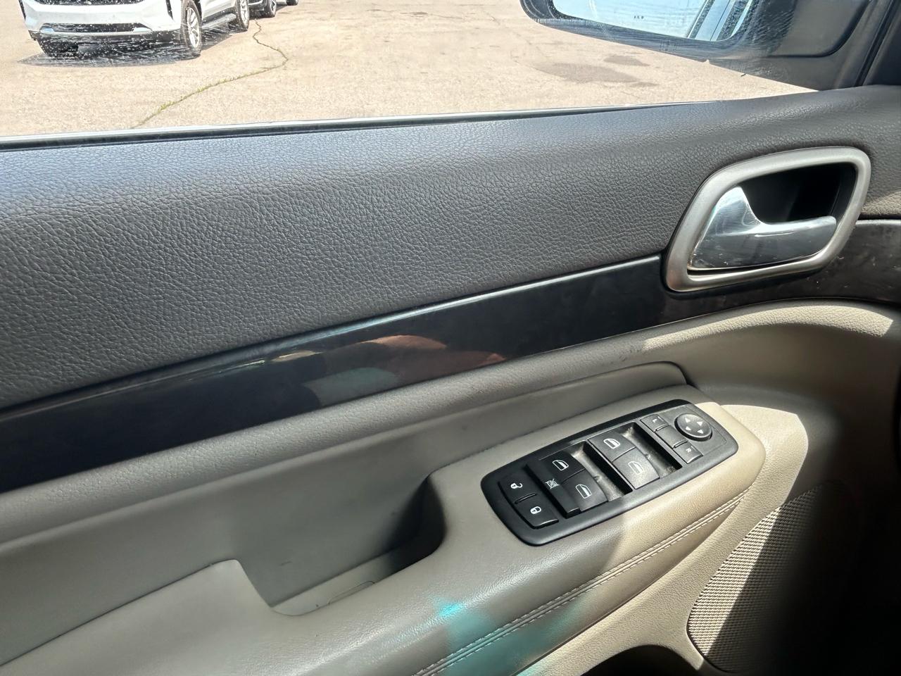 Jeep Grand Cherokee Laredo 4WD 2011