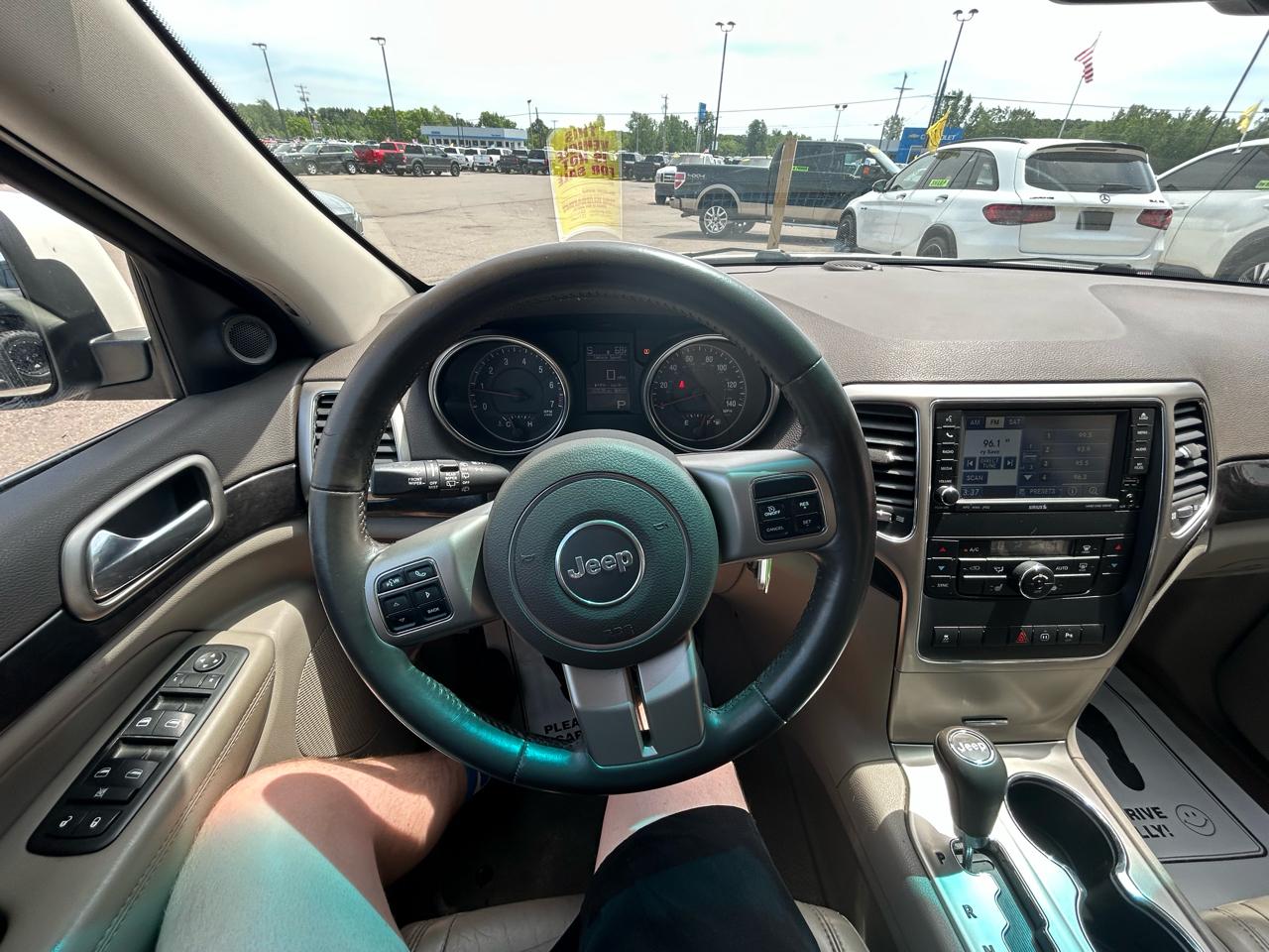 Jeep Grand Cherokee Laredo 4WD 2011