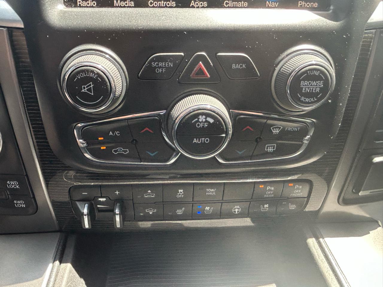 RAM 1500 Longhorn Crew Cab SWB 4WD 2017