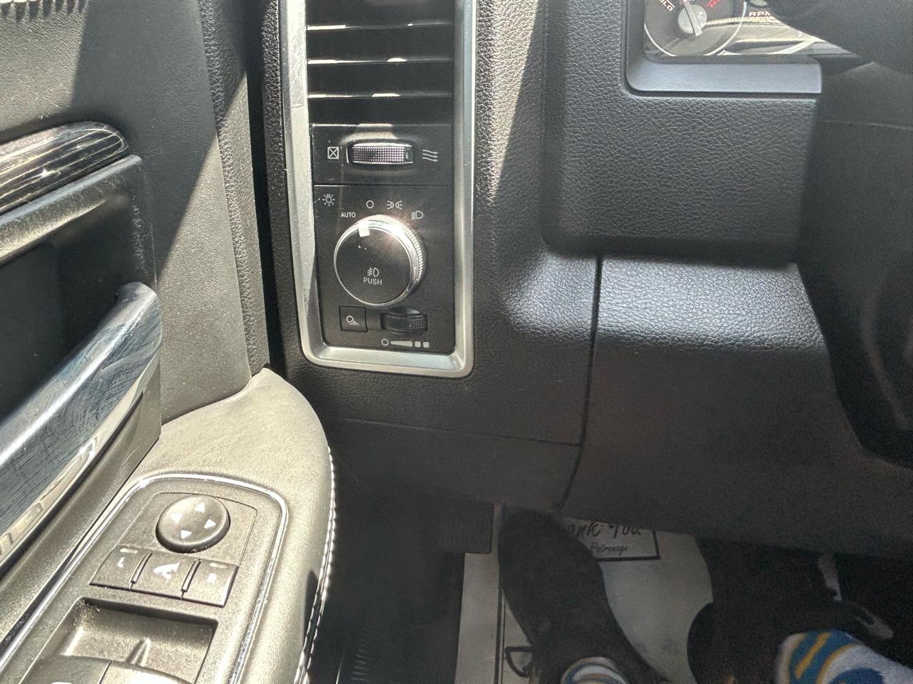 RAM 1500 Longhorn Crew Cab SWB 4WD 2017
