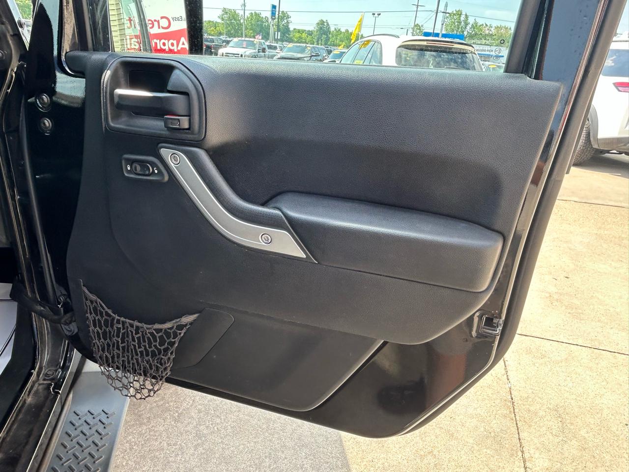 Jeep Wrangler Unlimited Sahara 4WD 2015