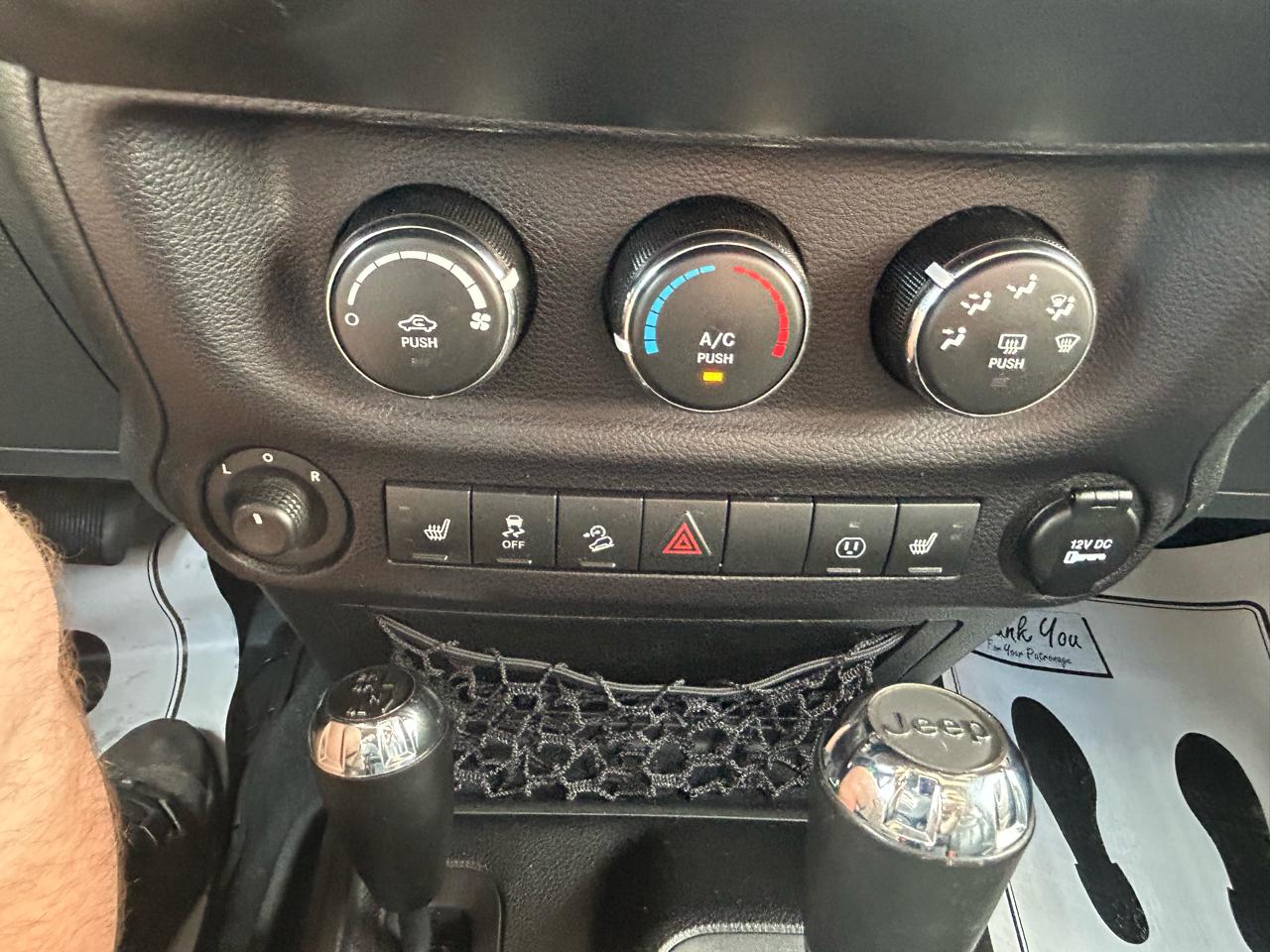 Jeep Wrangler Unlimited Sahara 4WD 2015