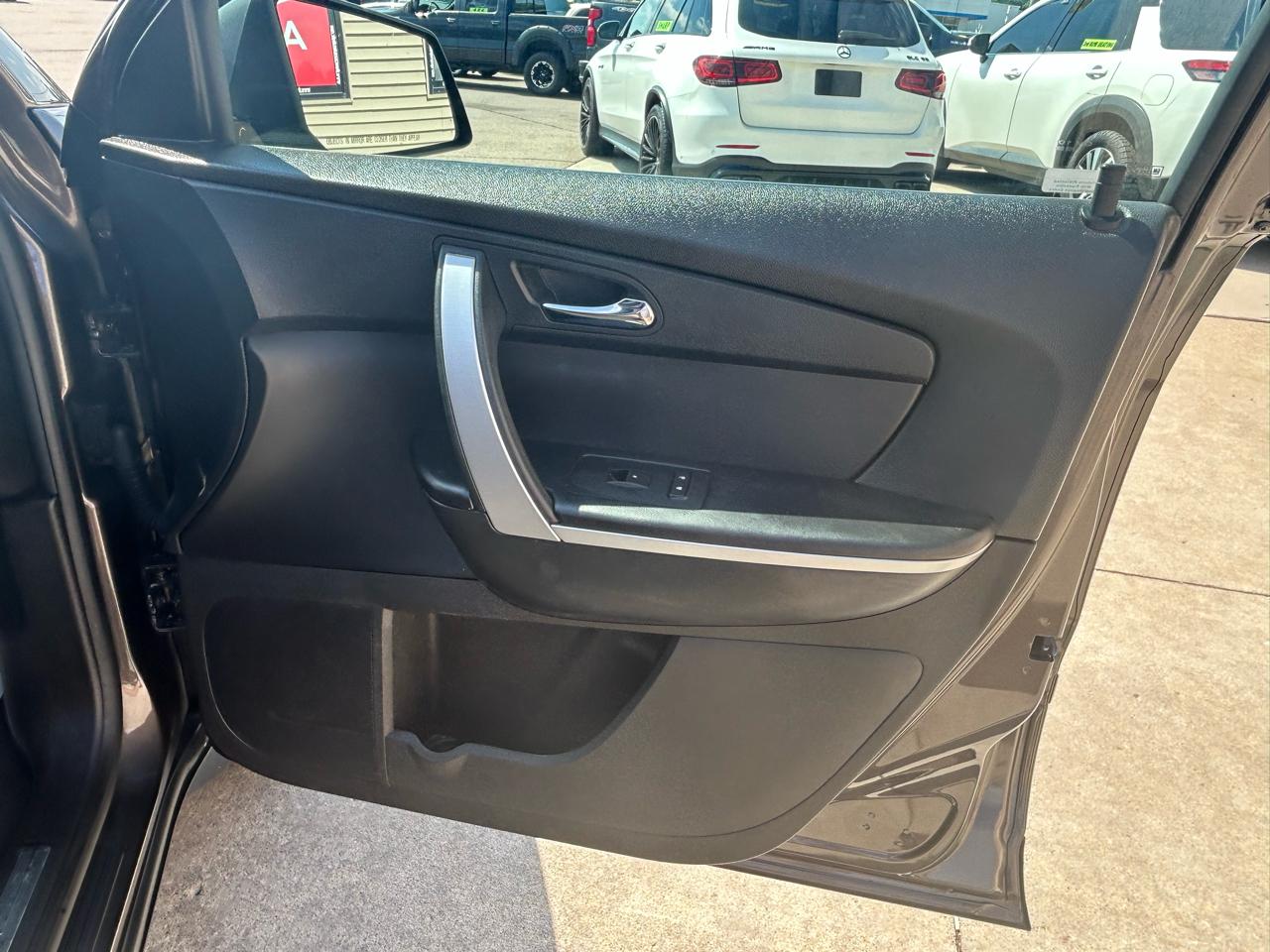 GMC Acadia AWD 4dr SLE 2012