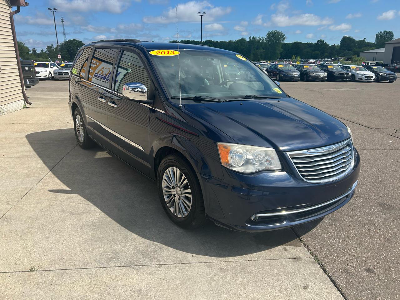 Chrysler Town & Country 4dr Wgn Touring-L 2013