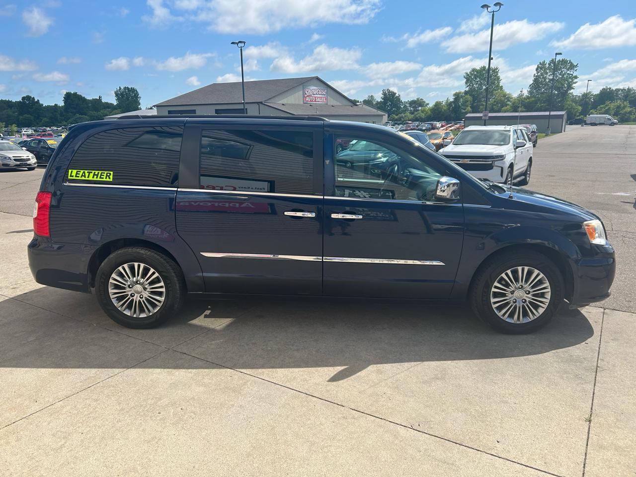 Chrysler Town & Country 4dr Wgn Touring-L 2013