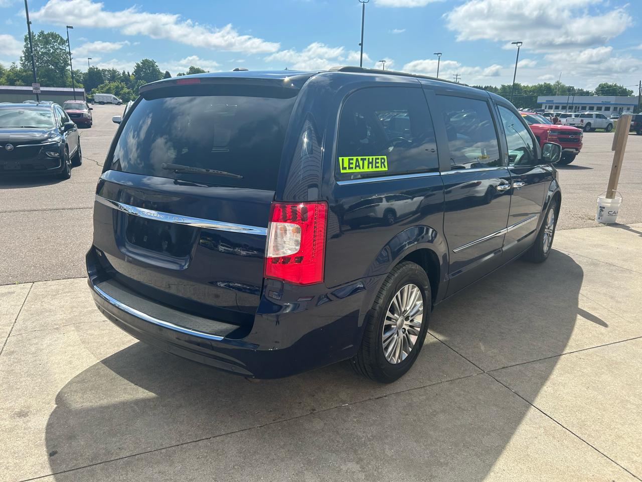 Chrysler Town & Country 4dr Wgn Touring-L 2013