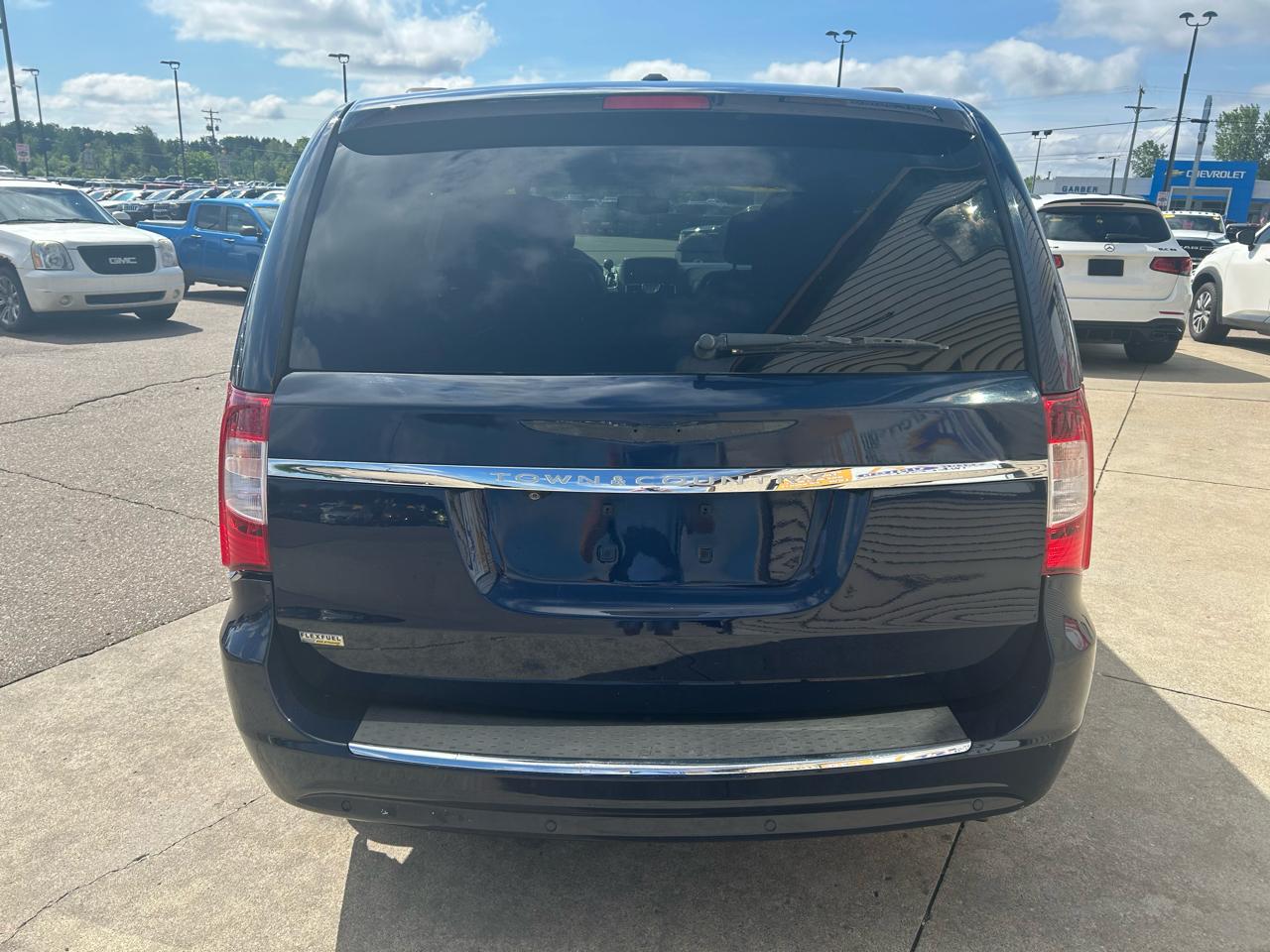 Chrysler Town & Country 4dr Wgn Touring-L 2013