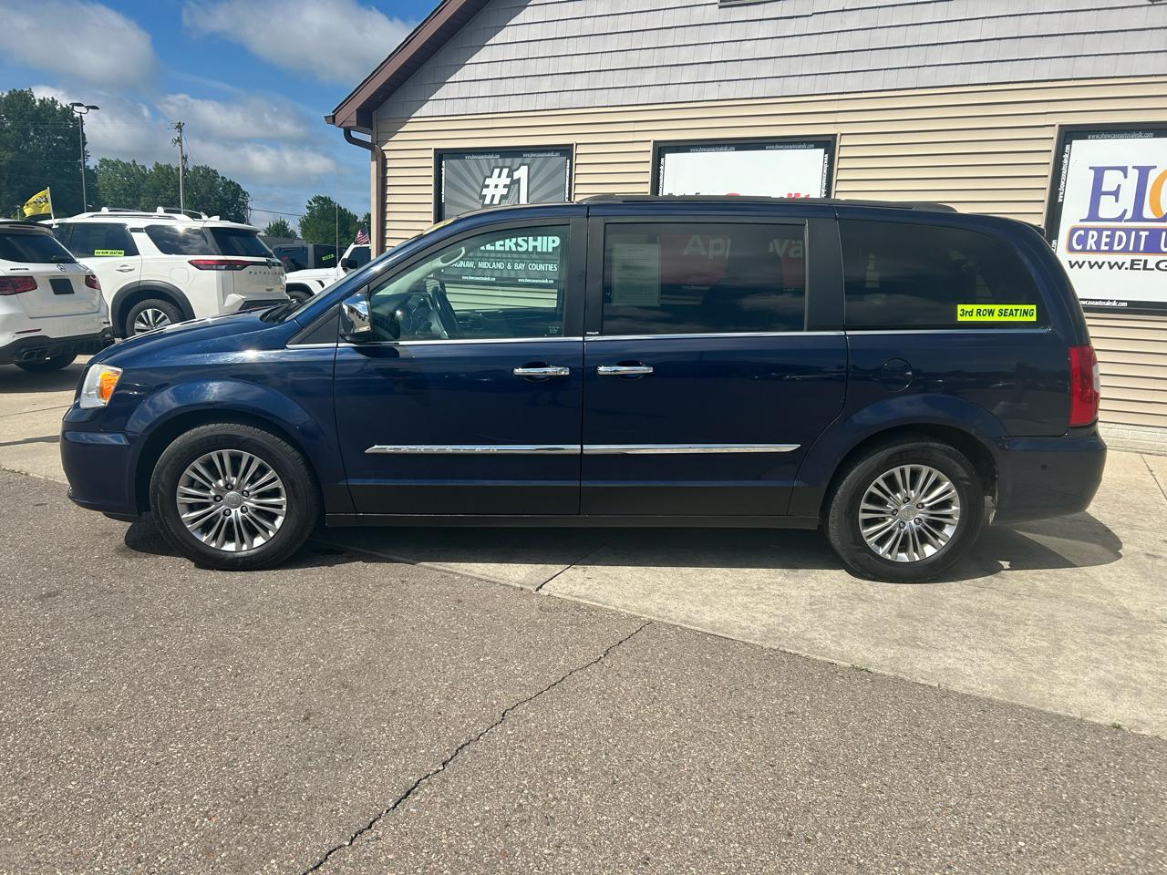 Chrysler Town & Country 4dr Wgn Touring-L 2013