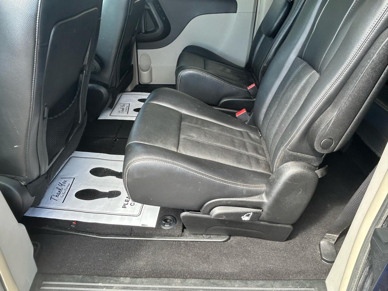 Chrysler Town & Country 4dr Wgn Touring-L 2013